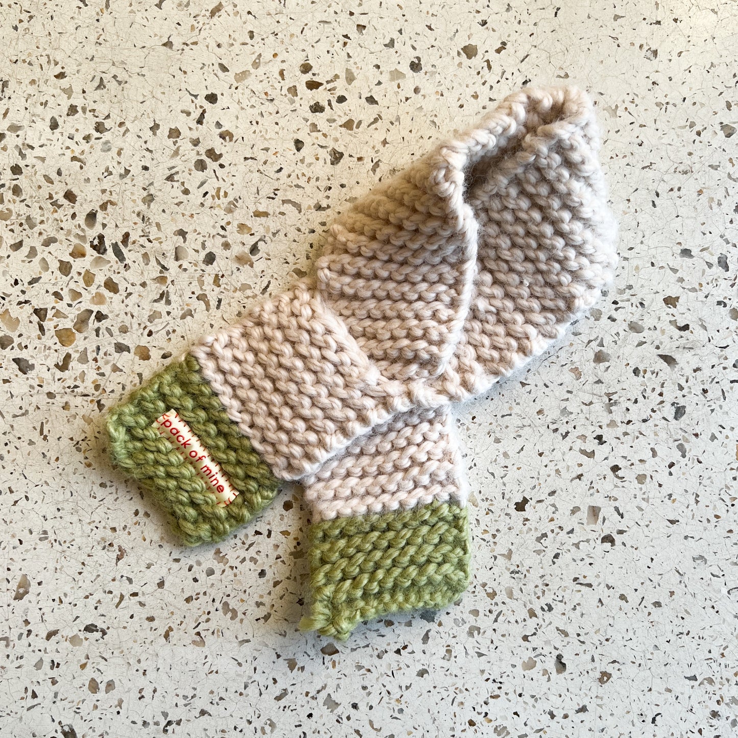 Scarfie - Cream/Pale Green